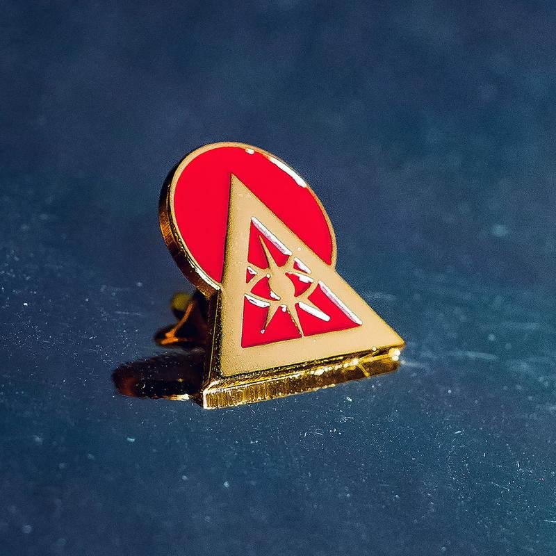 illuminati-lapel-pin